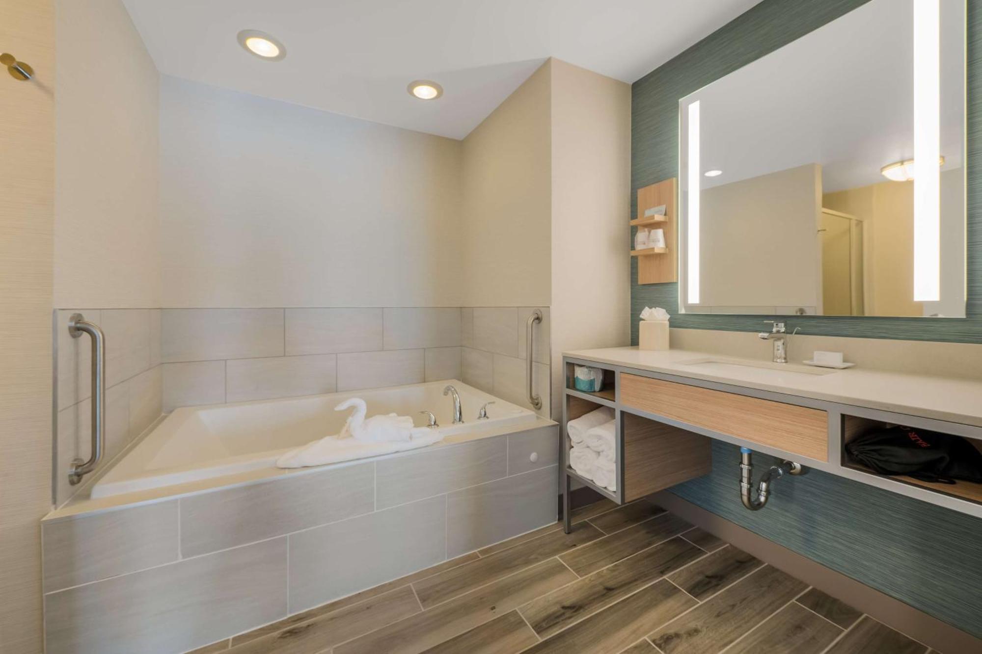 Hilton Garden Inn Рокфорд Екстериор снимка