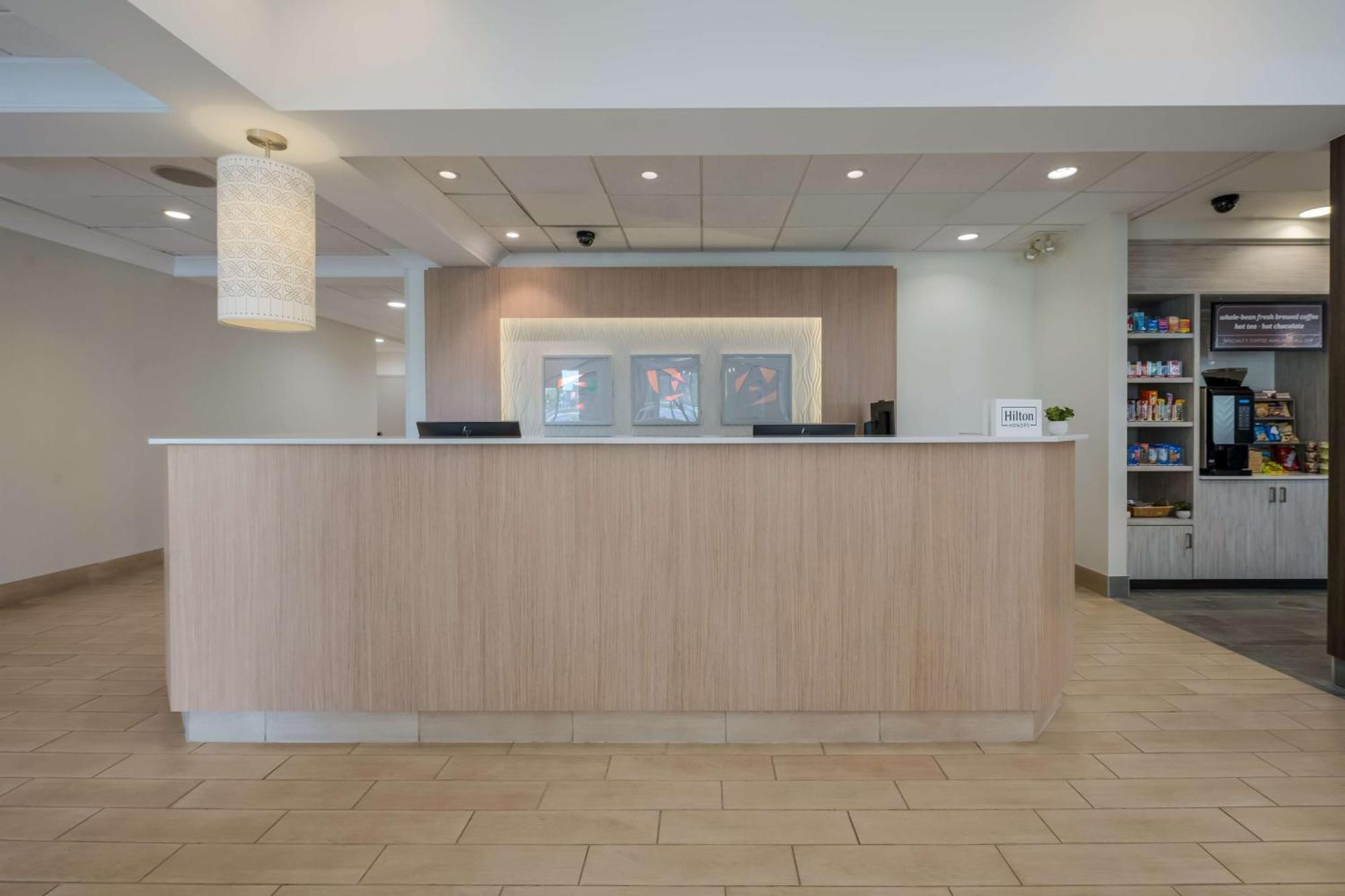 Hilton Garden Inn Рокфорд Екстериор снимка