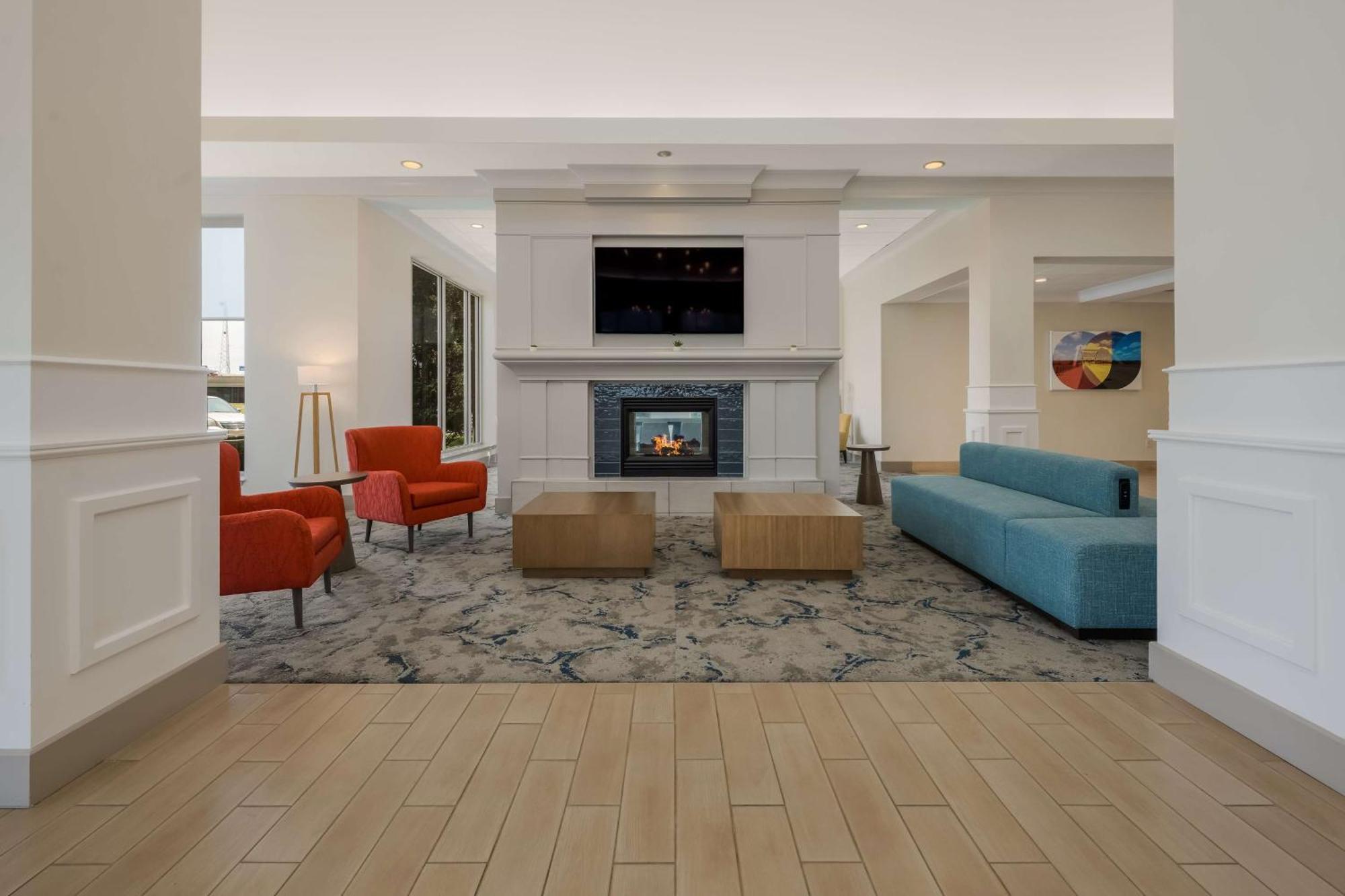 Hilton Garden Inn Рокфорд Екстериор снимка