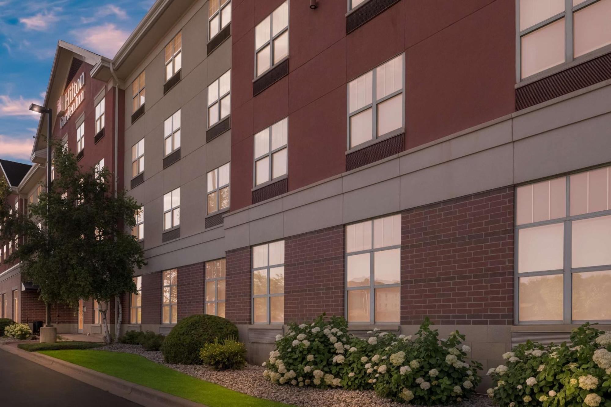 Hilton Garden Inn Рокфорд Екстериор снимка